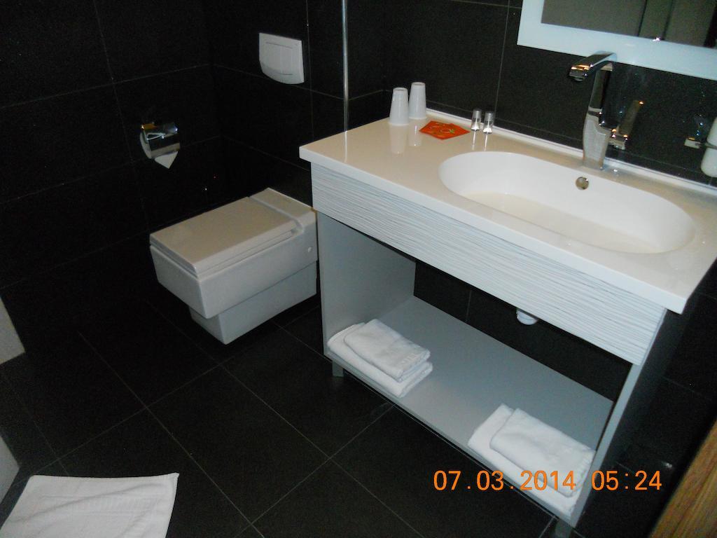 Hotel Europa Любин Экстерьер фото